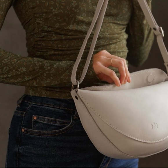 Portland Leather Goods Koala Sling Bag - Picture 3 of 8